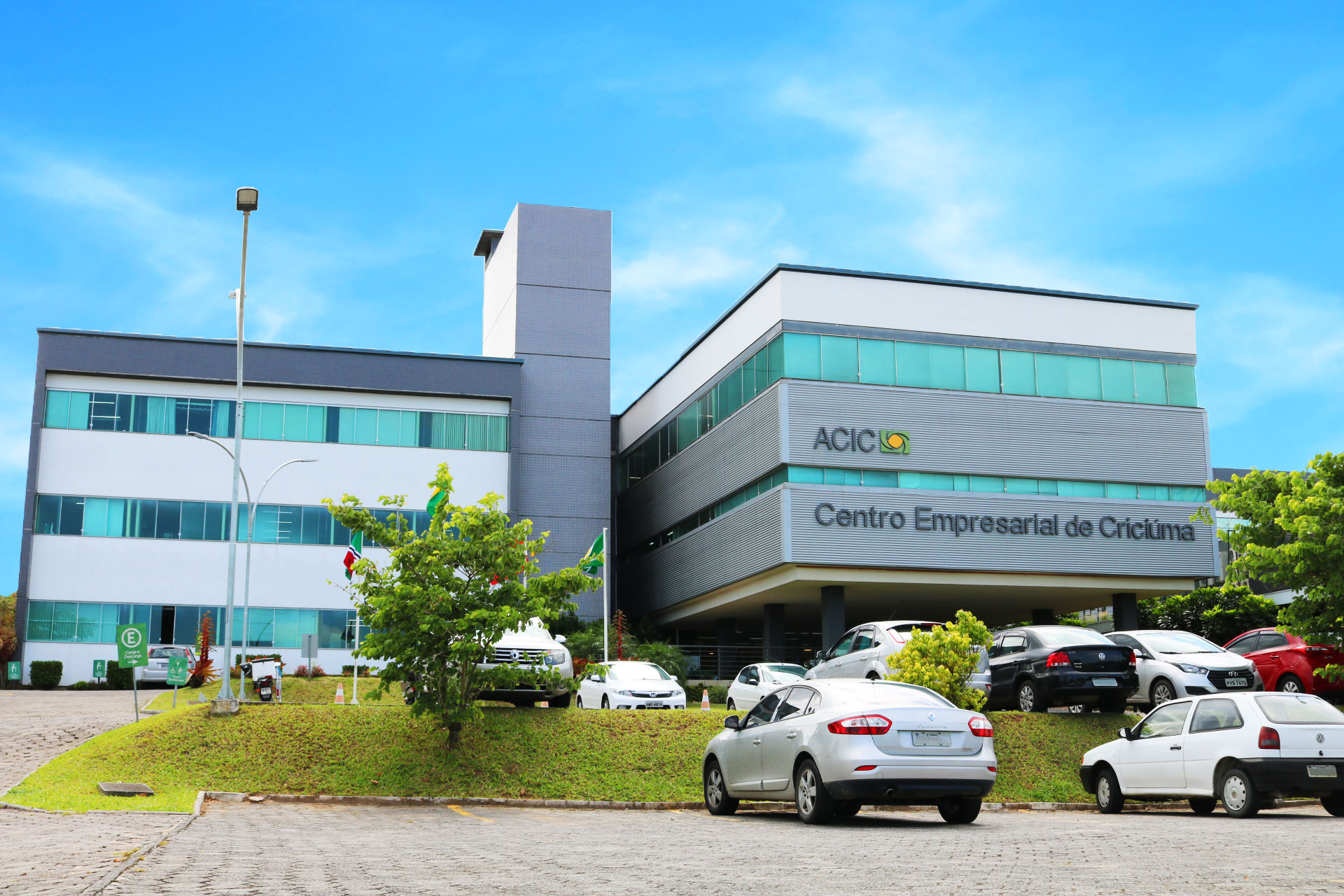 No associativismo, a força para superar a crise No associativismo, a força para superar a crise