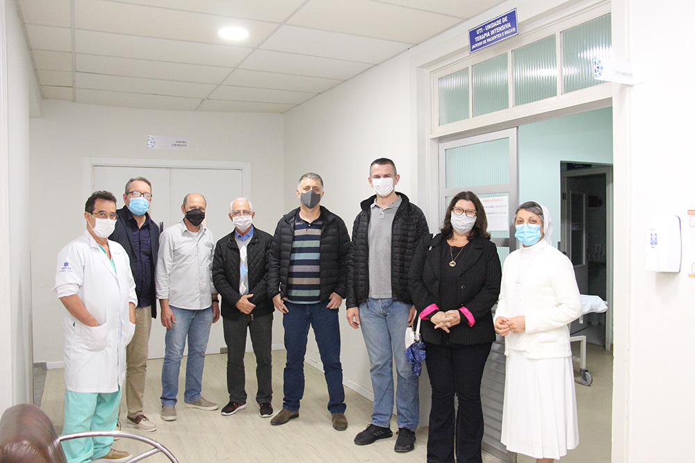 Em Brusque, entidades fazem doação de respirador ao Hospital Azambuja Em Brusque, entidades fazem doação de respirador ao Hospital Azambuja
