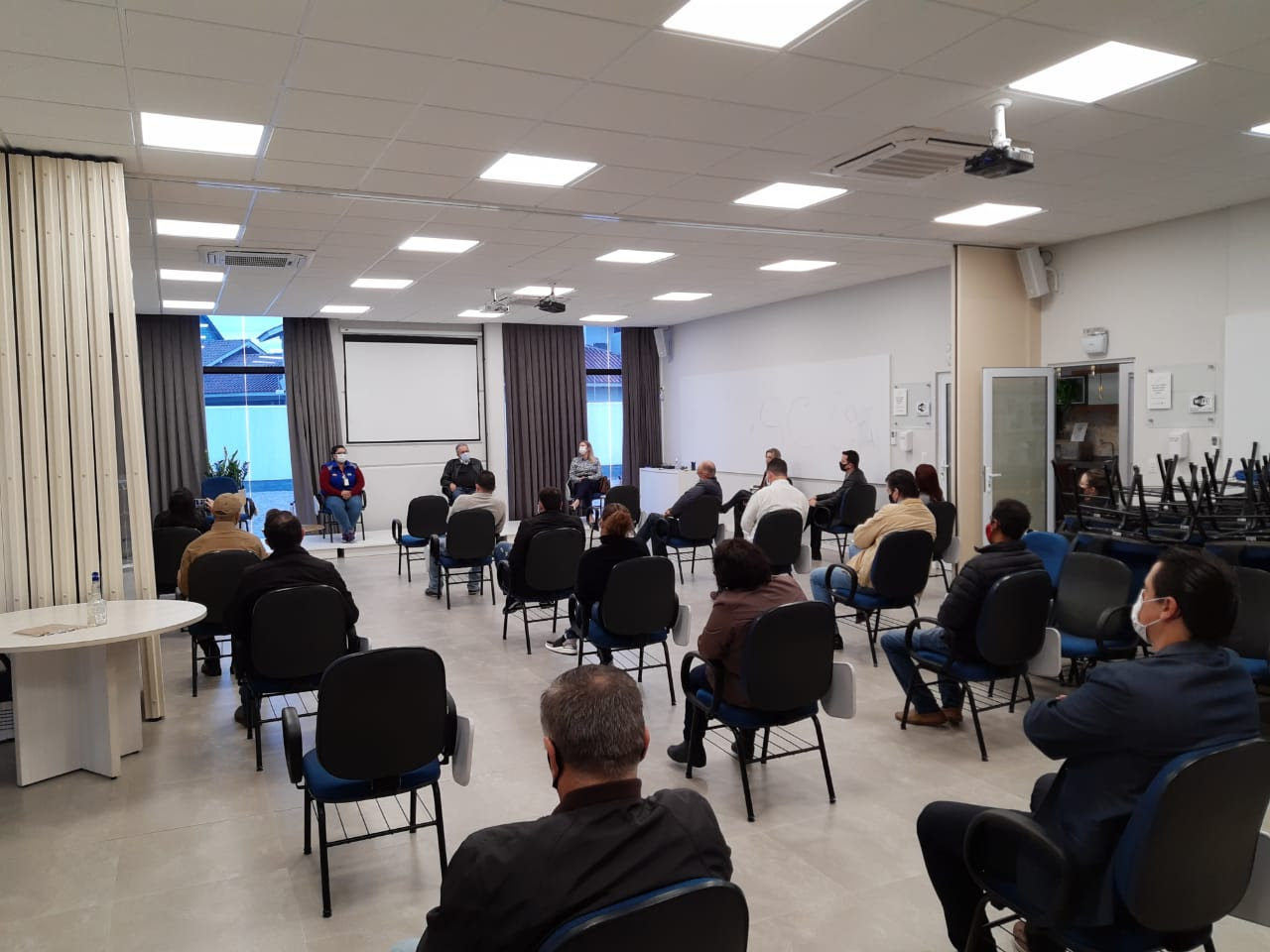 ACIT Tijucas e Prefeitura de Tijucas discutem medidas de prevenção com empresários de restaurantes e lanchonetes