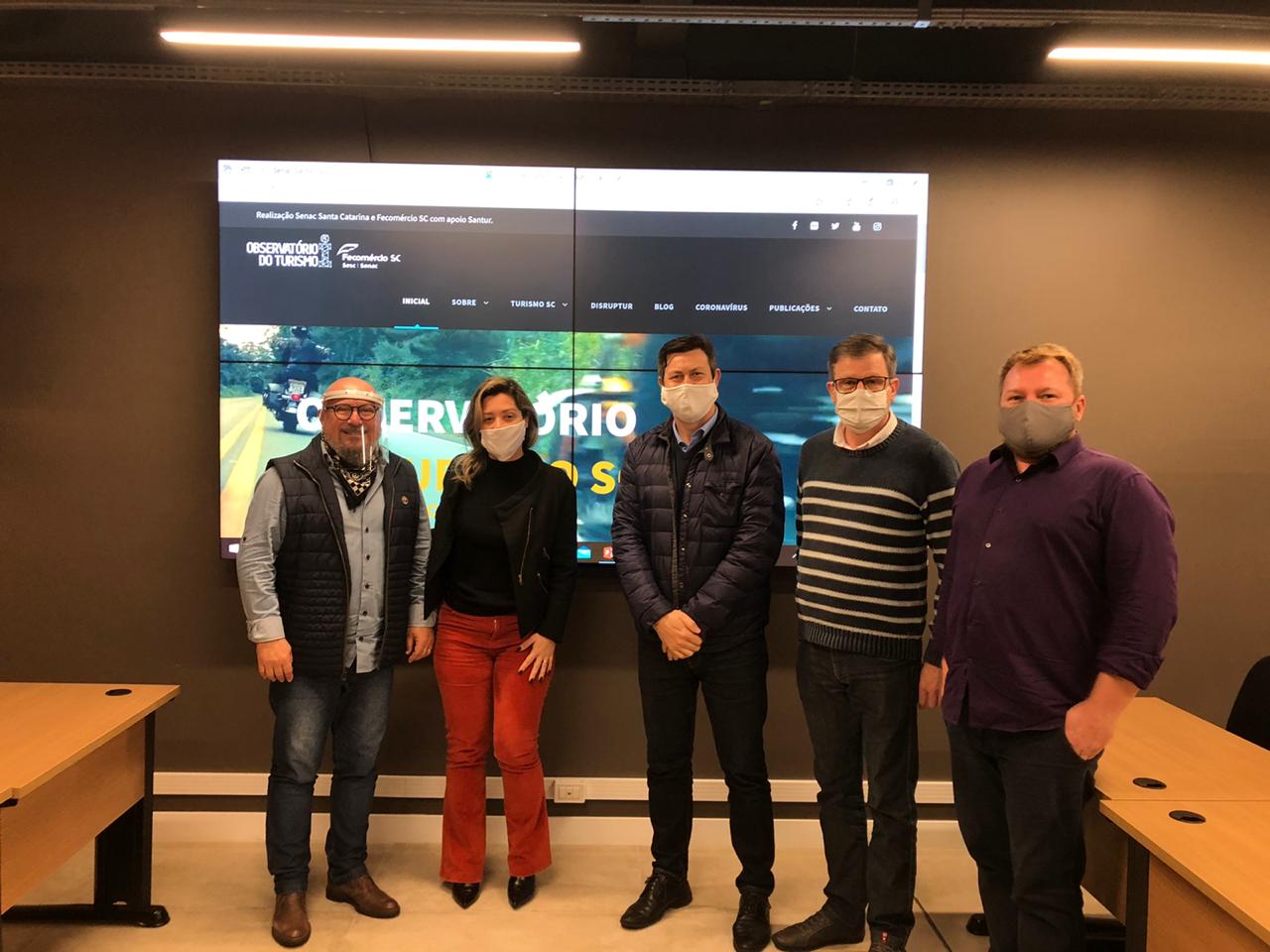 Representantes da Facisc conhecem detalhes do Observatório de Turismo da Fecomércio