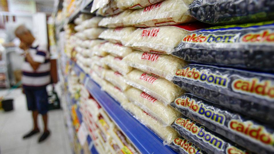 Diretoria de Agronegócio da ACIOC comenta a alta no preço dos alimentos