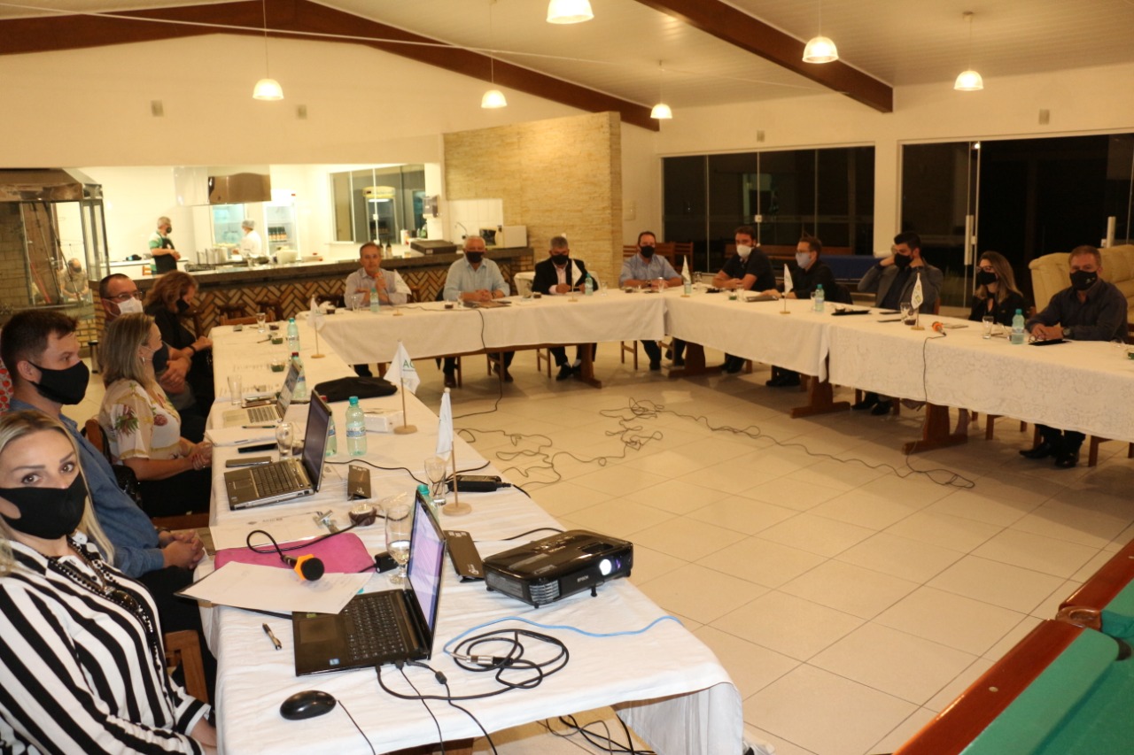 Caçador sedia plenária regional da FACISC