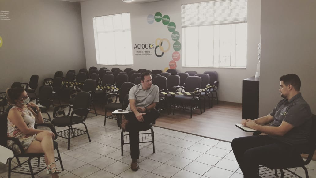 Reunião entre ACIOC e CDL trata da união das entidades em prol do desenvolvimento do município e da região Reunião entre ACIOC e CDL trata da união das entidades em prol do desenvolvimento do município e da região