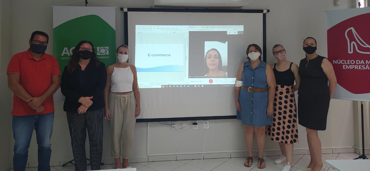 E-commerce é tema de encontro do Núcleo da Mulher Empresária da Acias Schroeder E-commerce é tema de encontro do Núcleo da Mulher Empresária da Acias Schroeder