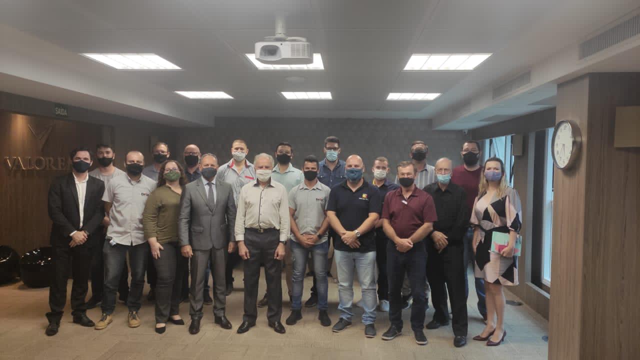 Núcleo de Jovens Empreendedores da Araquari conhece a trajetória de Ninfo Konig, ex-presidente da ACIJ