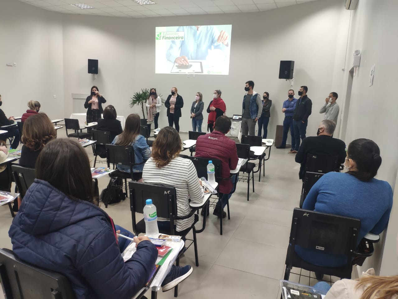 Em parceria do Sicredi, Núcleo de MEIs de Maravilha promove oficina sobre educação financeira