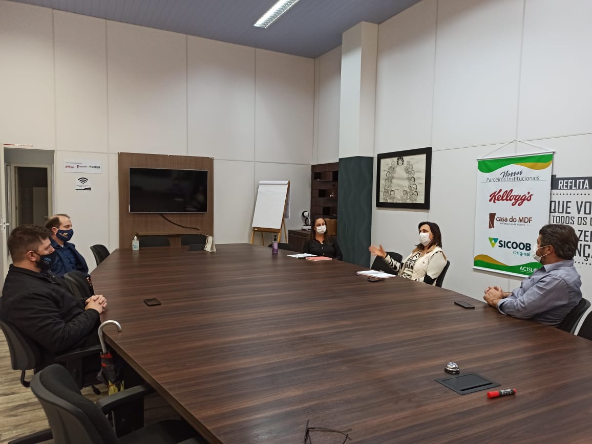Acislo e Assistência Social discutem chegada de imigrantes no município