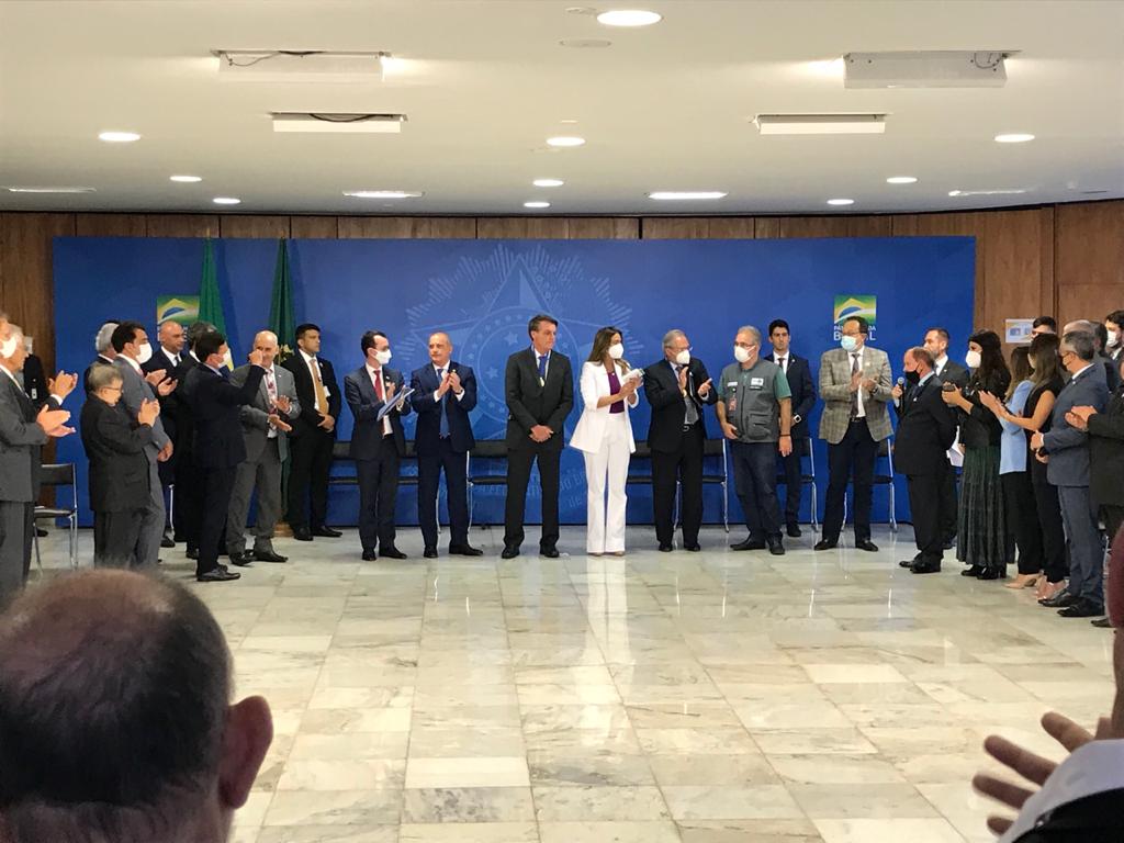 Facisc participa de encontro com Bolsonaro e Guedes