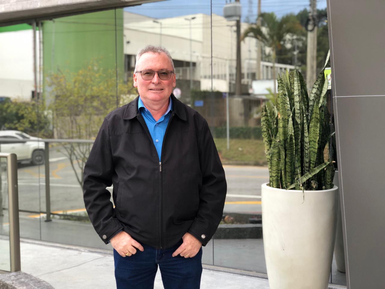 José Marciel Neis é eleito presidente da AEMFLO e CDL São José