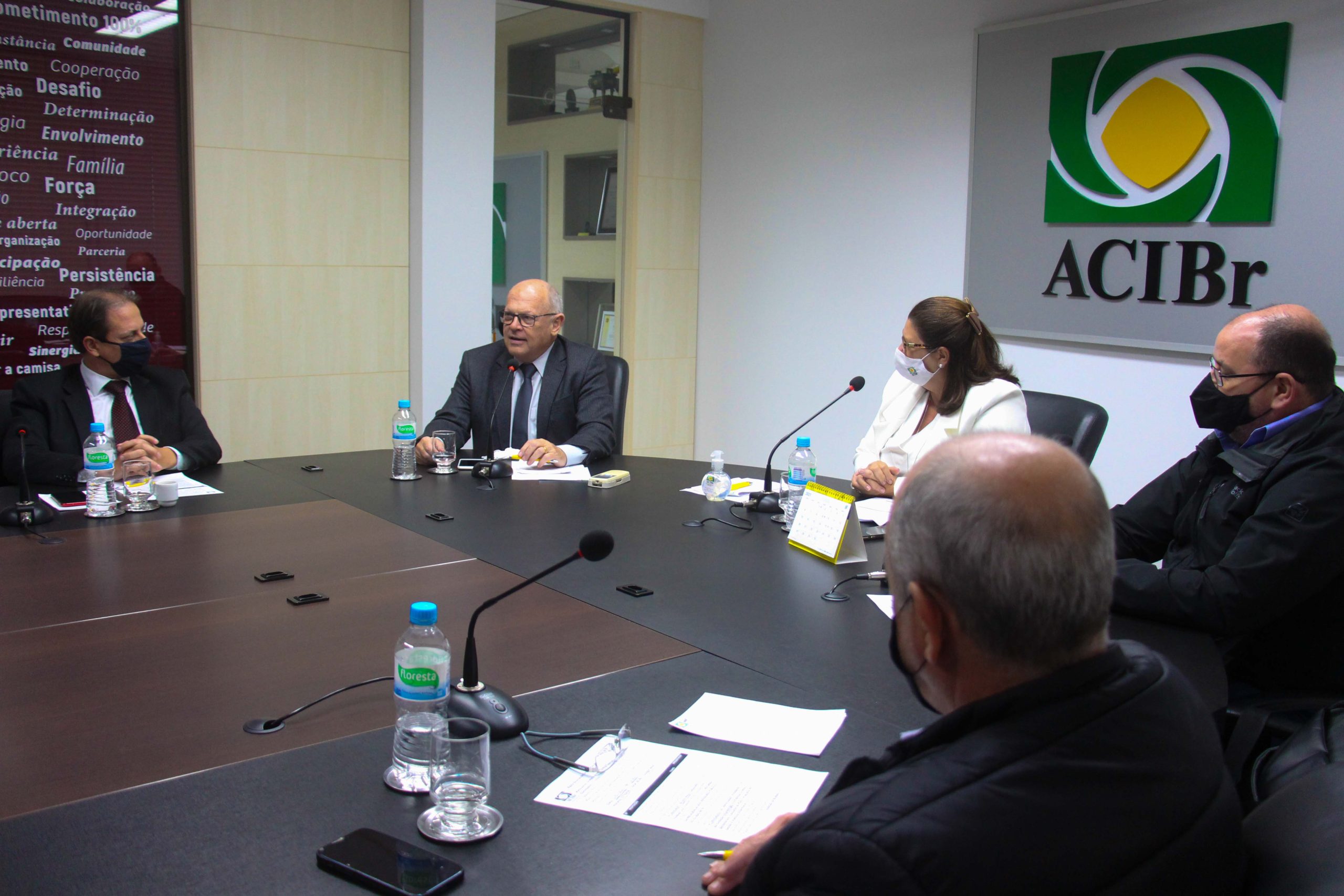 Reforma da Previdência e PGVE são assuntos debatidos em reunião da ACIBr
