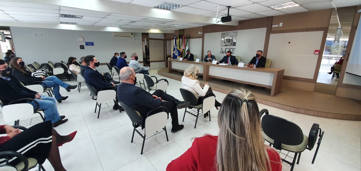 Novas regras para divulgações jurídicas são pauta de encontro do Núcleo jurídico em Tubarão