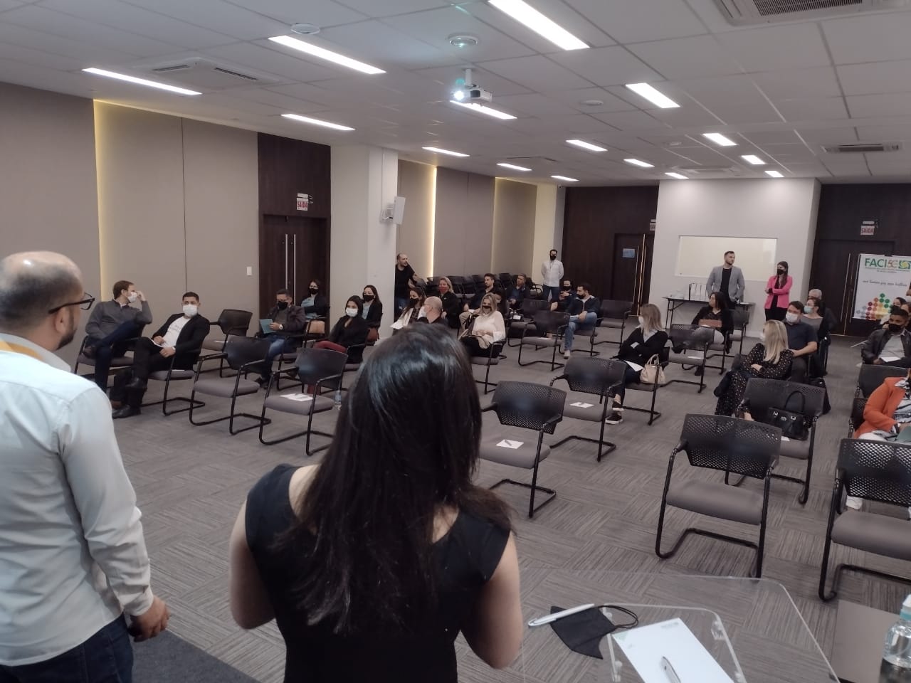 ACIs da Grande Florianópolis e Vale participam de treinamento na sede da Federação ACIs da Grande Florianópolis e Vale participam de treinamento na sede da Federação