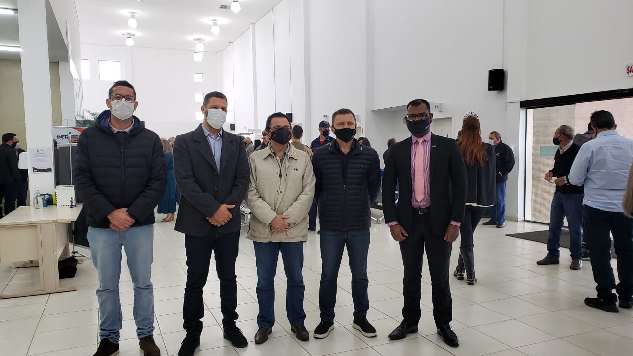 Presidentes da ACIL e CDL acompanharam solenidade de início das operações no Aeroporto de Correia Pinto