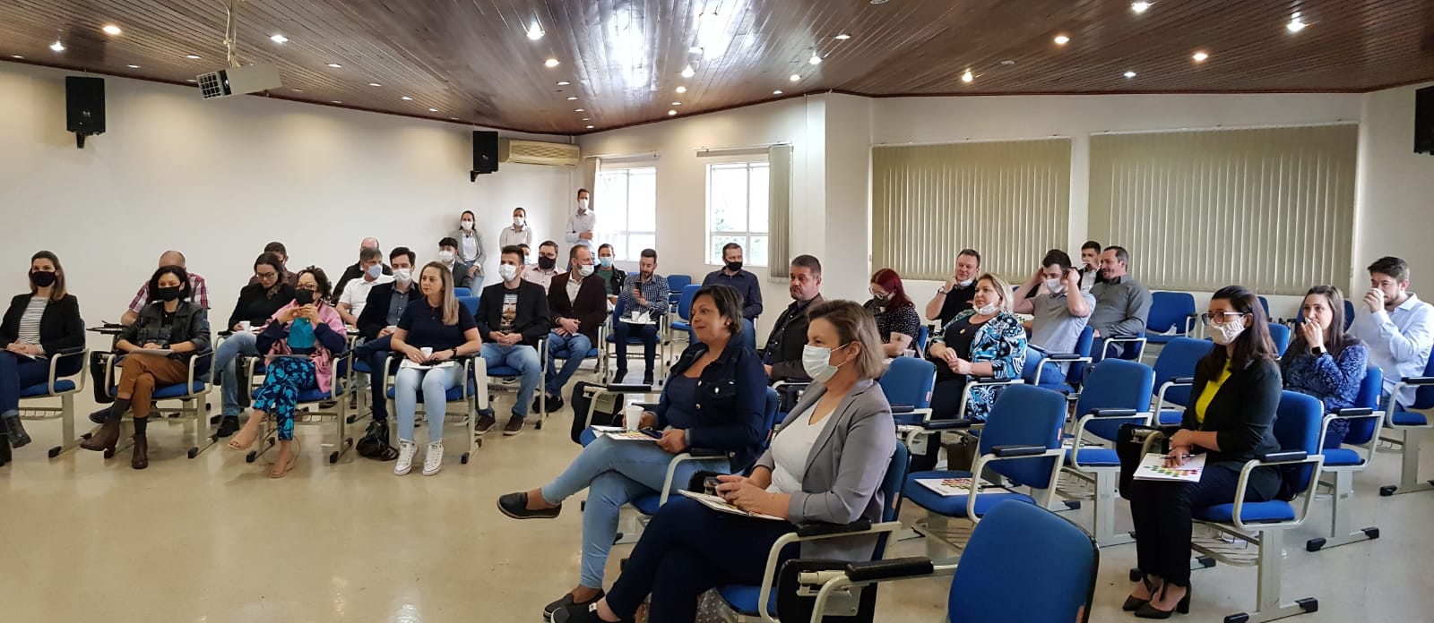 ACIX realiza Café das Soluções Empresariais