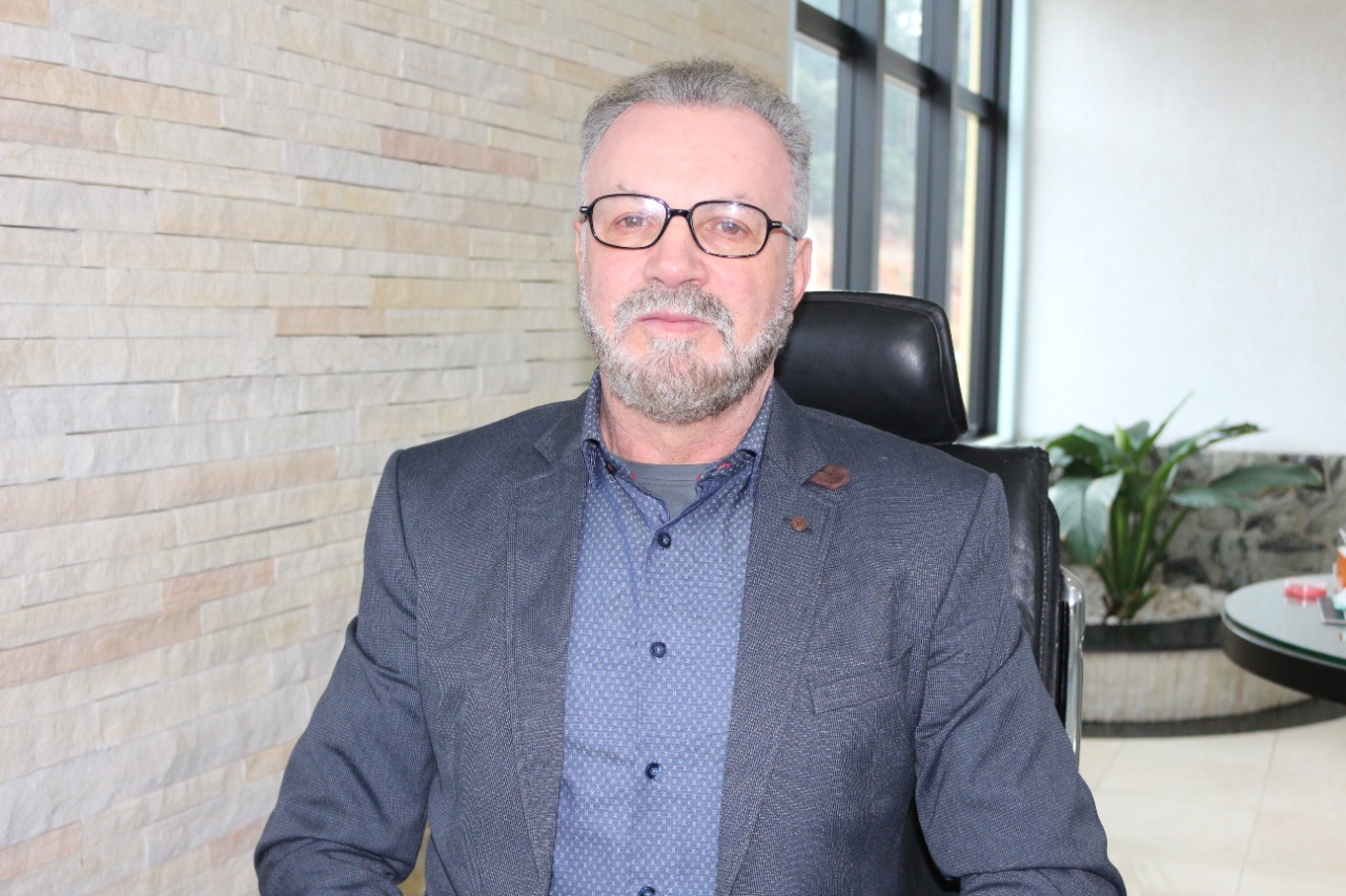 Nossos líderes: entrevista com Jovelci Domingos Gomes presidente da ACIC Caçador Nossos líderes: entrevista com Jovelci Domingos Gomes presidente da ACIC Caçador