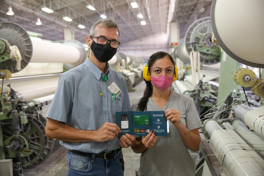 Cartões Util Prêmio são presenteados para colaboradores nos 140 anos da Döhler Cartões Util Prêmio são presenteados para colaboradores nos 140 anos da Döhler