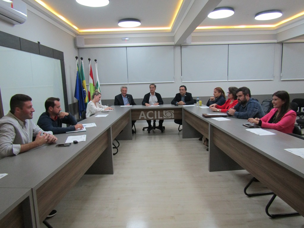 Infraestrutura e Voz Única foram os principais temas debatidos na reunião plenária Regional Serra da Facisc