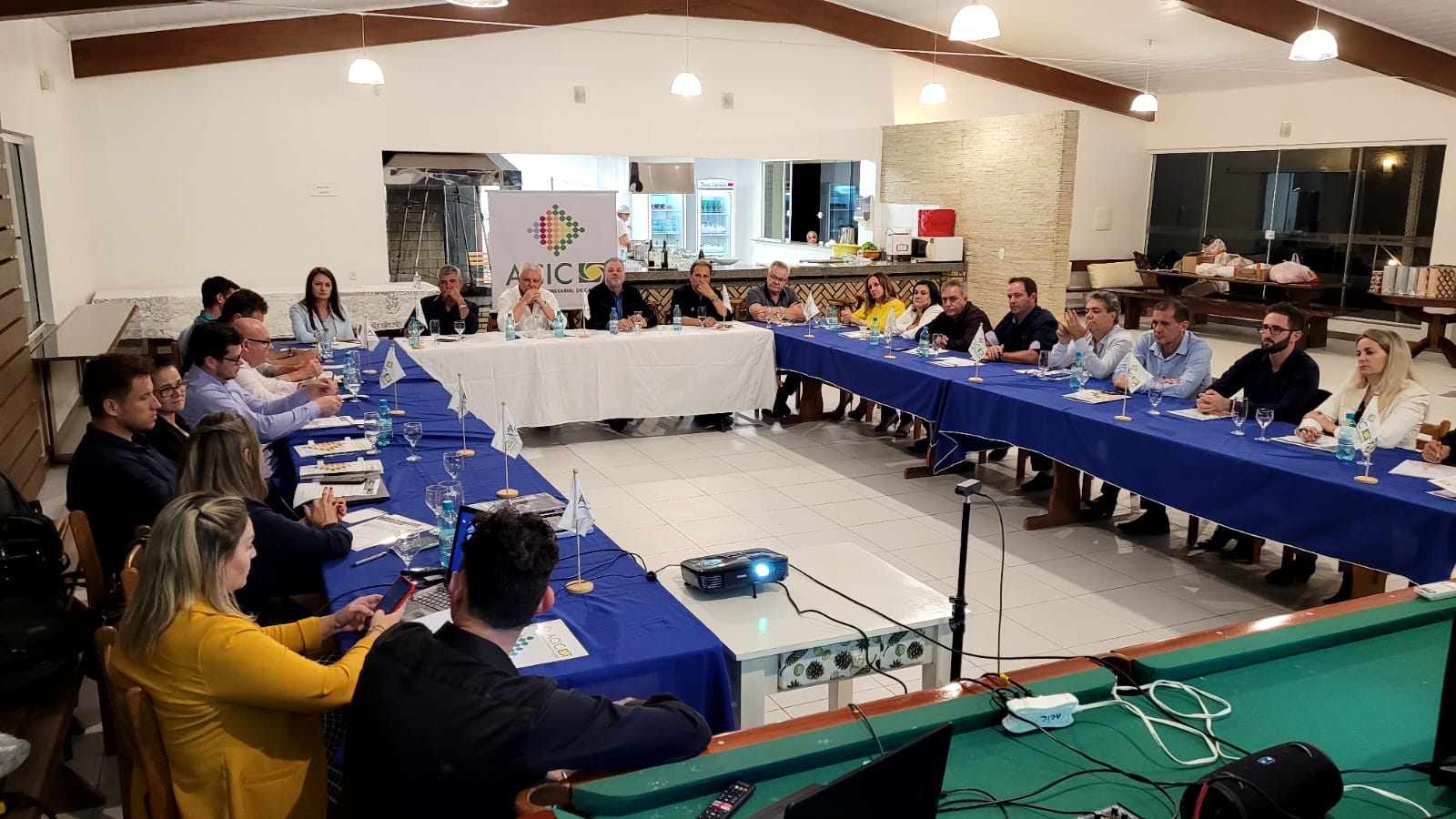 Projeto Voz Única é apresentado em Caçador na reunião plenária da FACISC