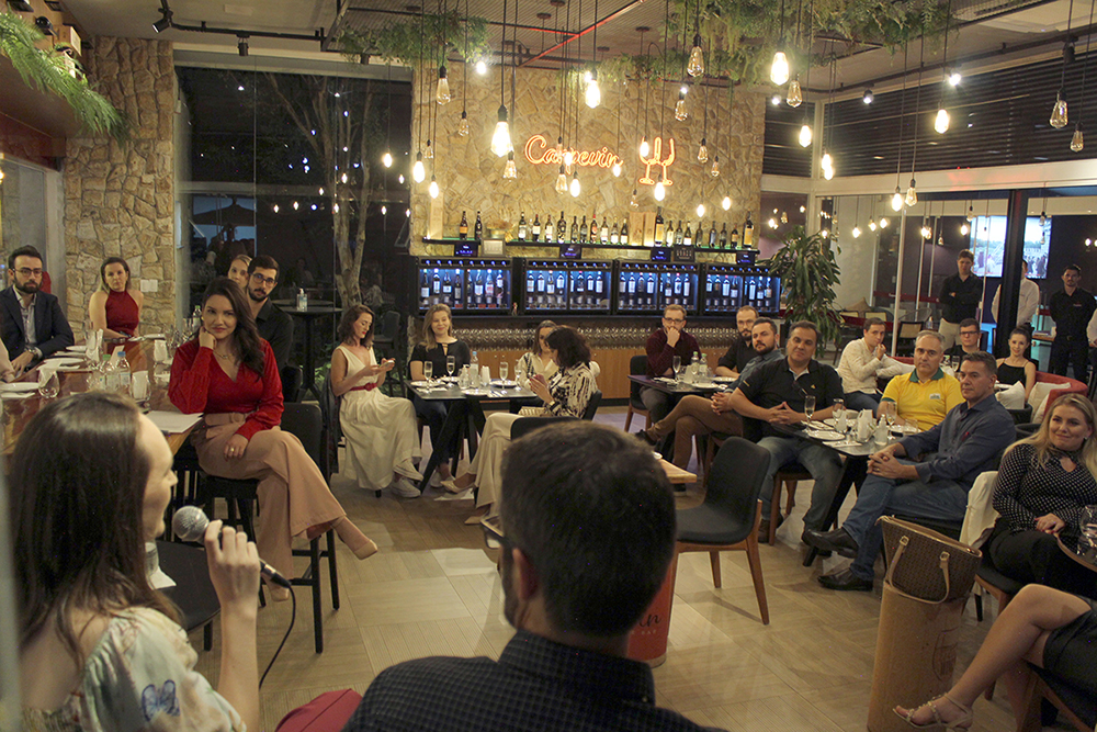 Em Chapecó, empreendedores relatam desafios e conquistas no Boomerangue de Ideias Em Chapecó, empreendedores relatam desafios e conquistas no Boomerangue de Ideias