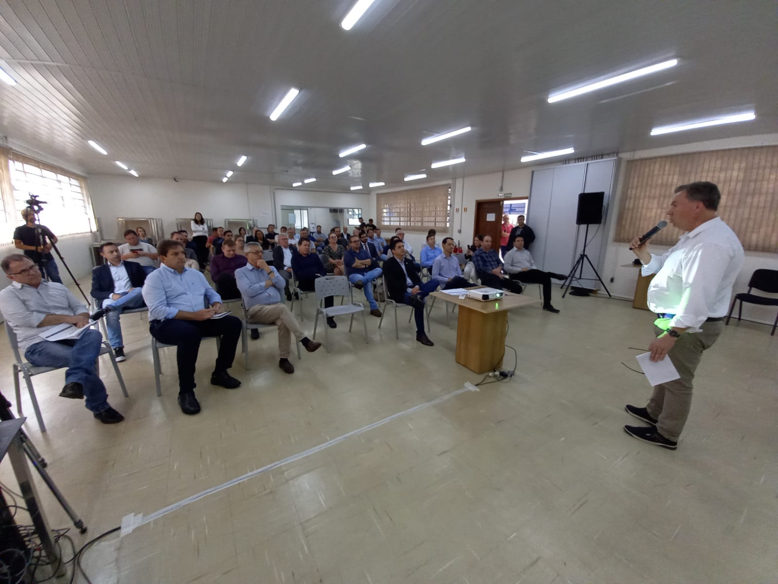 Representantes da Facisc participam de debate sobre linha férrea entre Cascavel e Chapecó