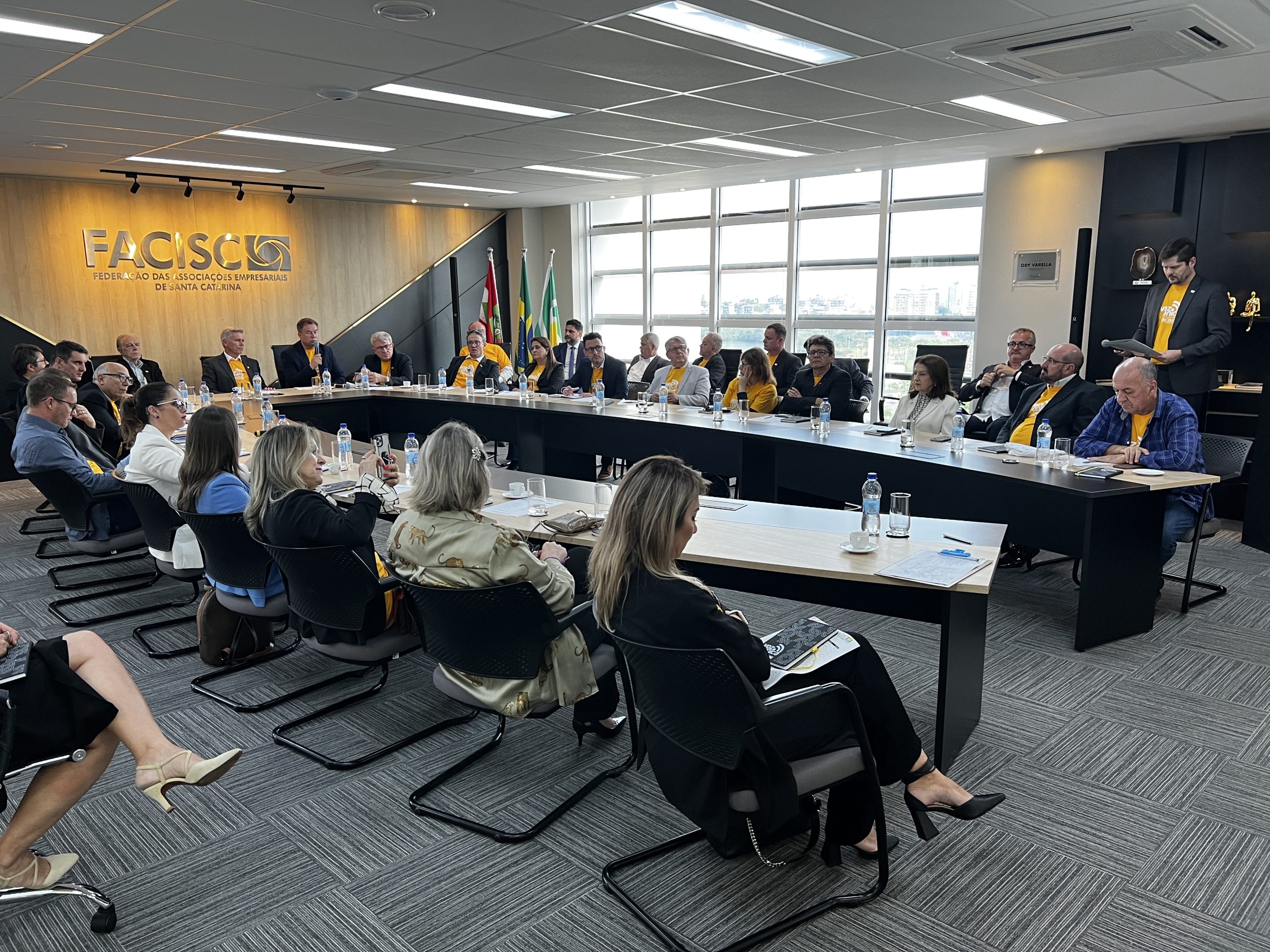 Perspectivas da economia catarinense são tema da reunião de Diretoria da Facisc