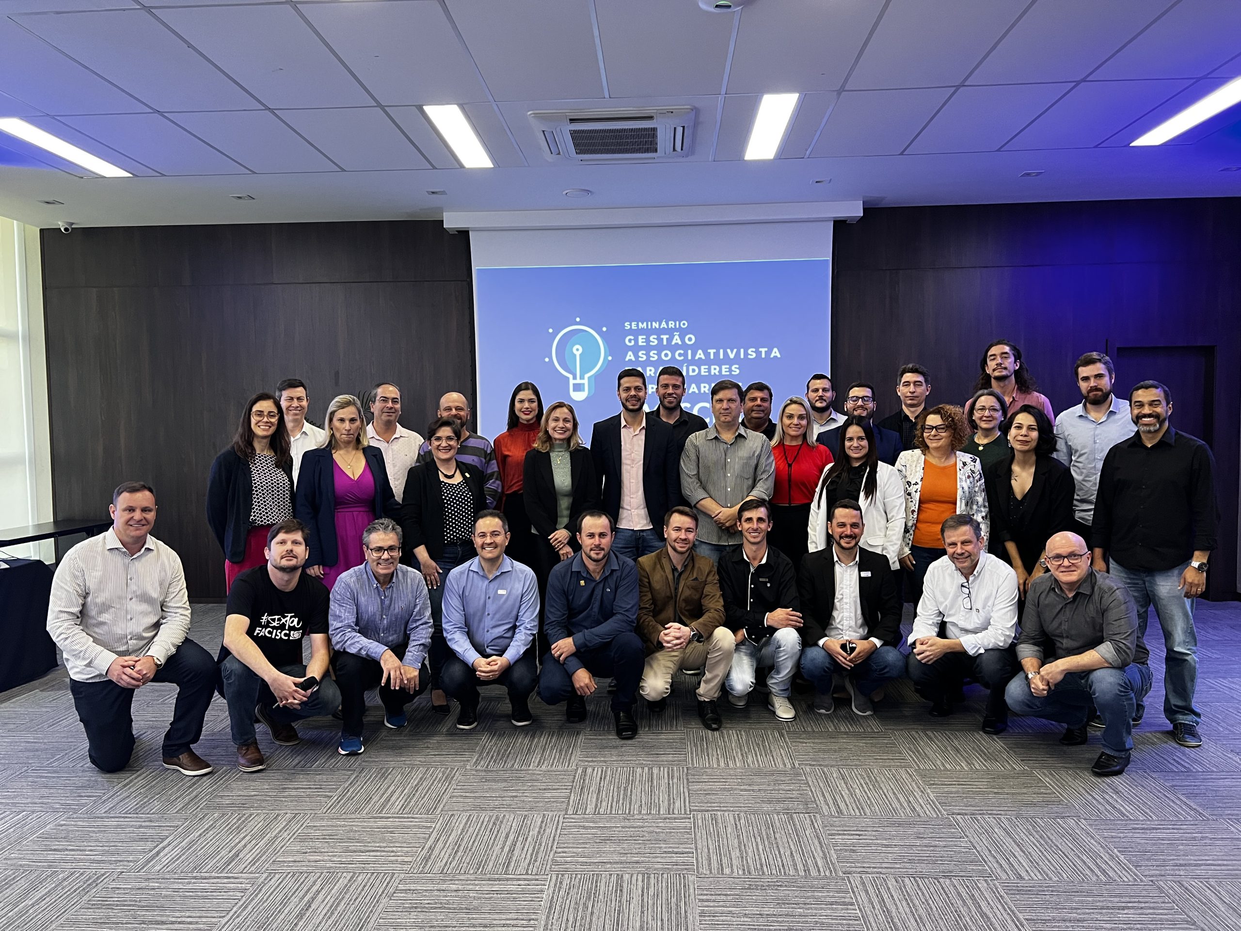 Seminário reúne líderes empresariais do Sistema Facisc Seminário reúne líderes empresariais do Sistema Facisc