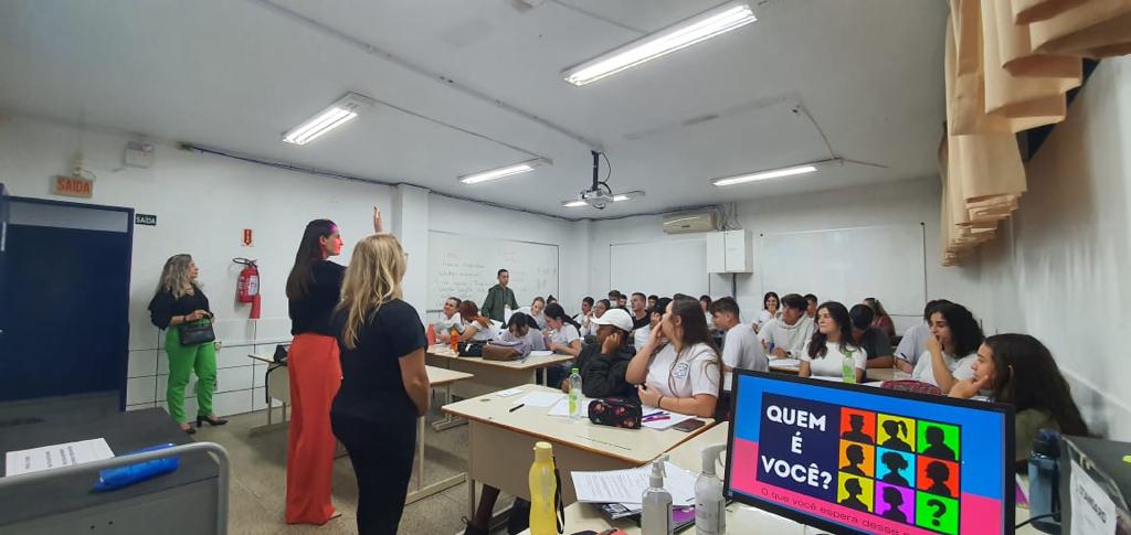 Jovens recebem capacitação para empreender em Criciúma