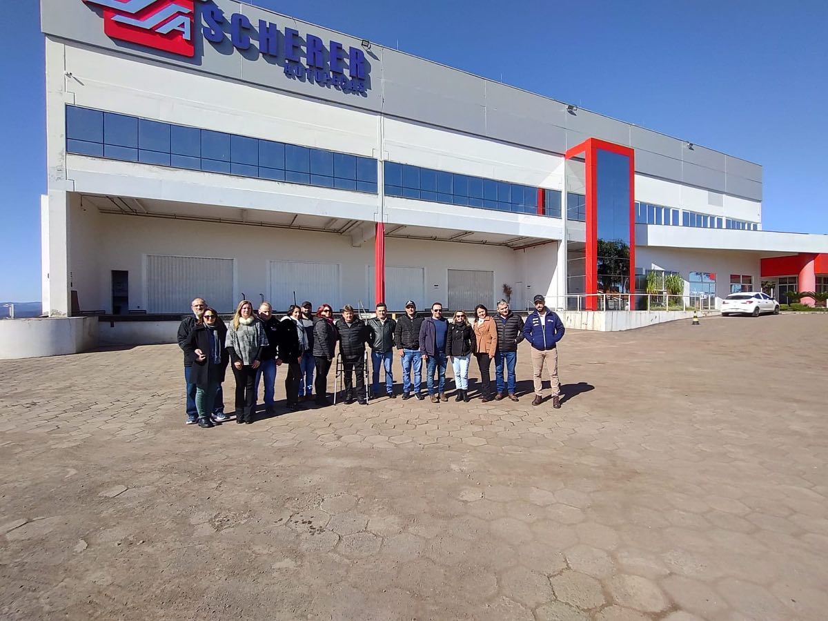 Núcleo da Acix, realiza visita técnica a empresa Scherer