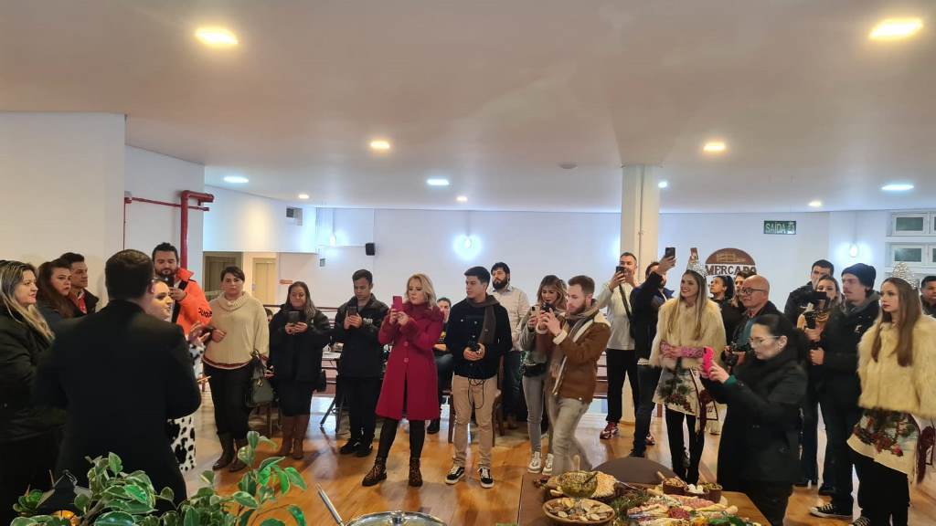 Lançamento e degustação dos pratos do festival Sabores de Lages reuniu imprensa no Mercado Público de Lages Lançamento e degustação dos pratos do festival Sabores de Lages reuniu imprensa no Mercado Público de Lages