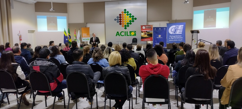Como se tornar a melhor versão de si foi assunto do workshop Time Off promovido pelo Núcleo de Gestão de Pessoas da ACIL Como se tornar a melhor versão de si foi assunto do workshop Time Off promovido pelo Núcleo de Gestão de Pessoas da ACIL