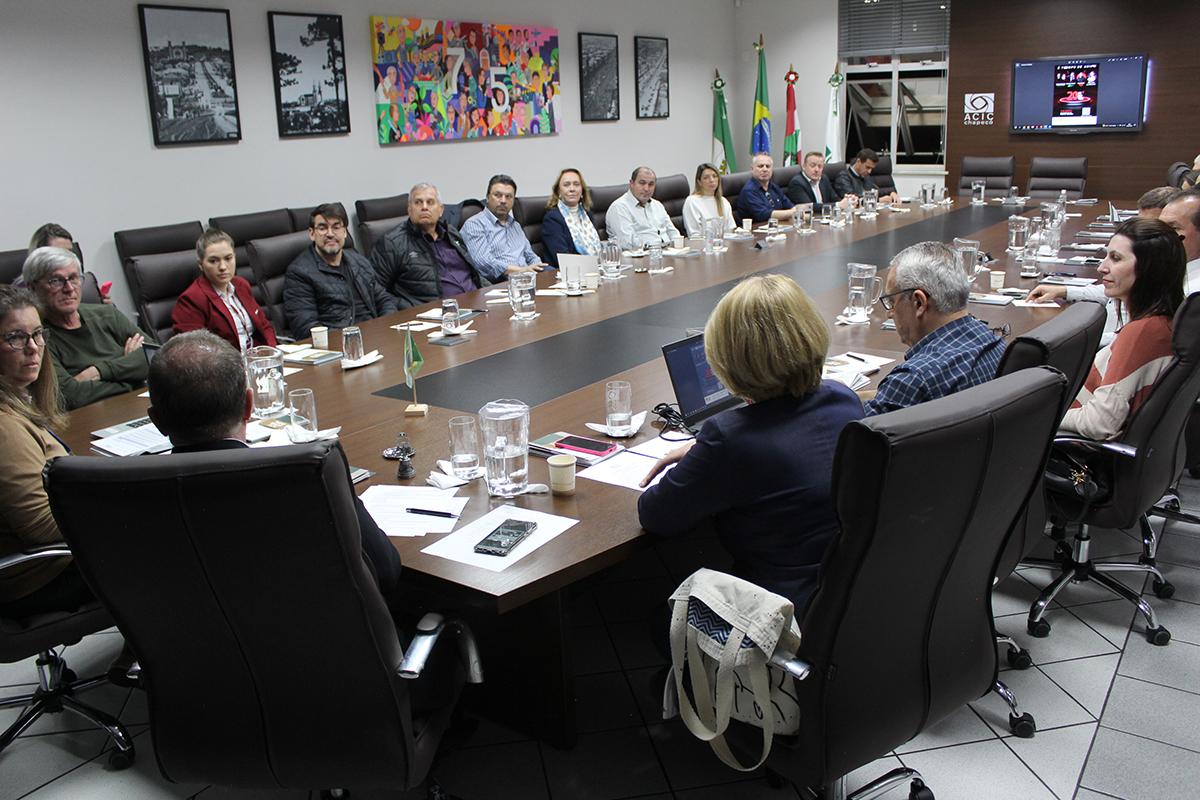 ACIC Chapecó apresenta estudo final da ferrovia em reunião do Conselho Deliberativo
