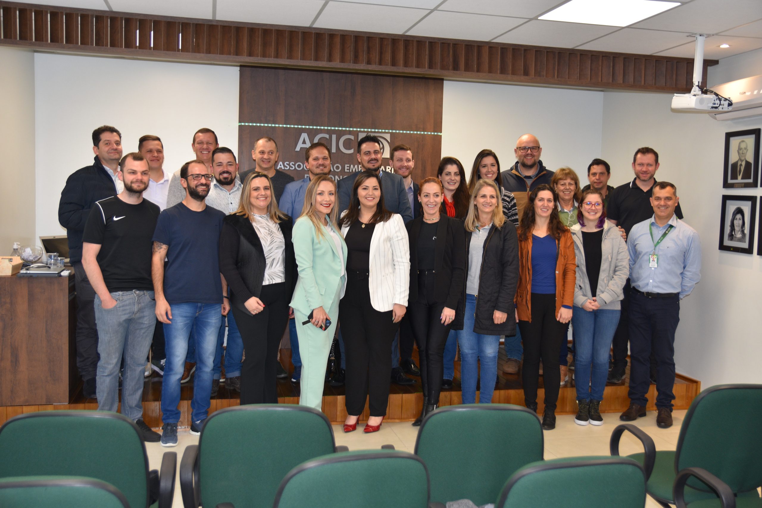 Em Concórdia, painel Marketing e Vendas dissemina conhecimentos na Semana dos Núcleos