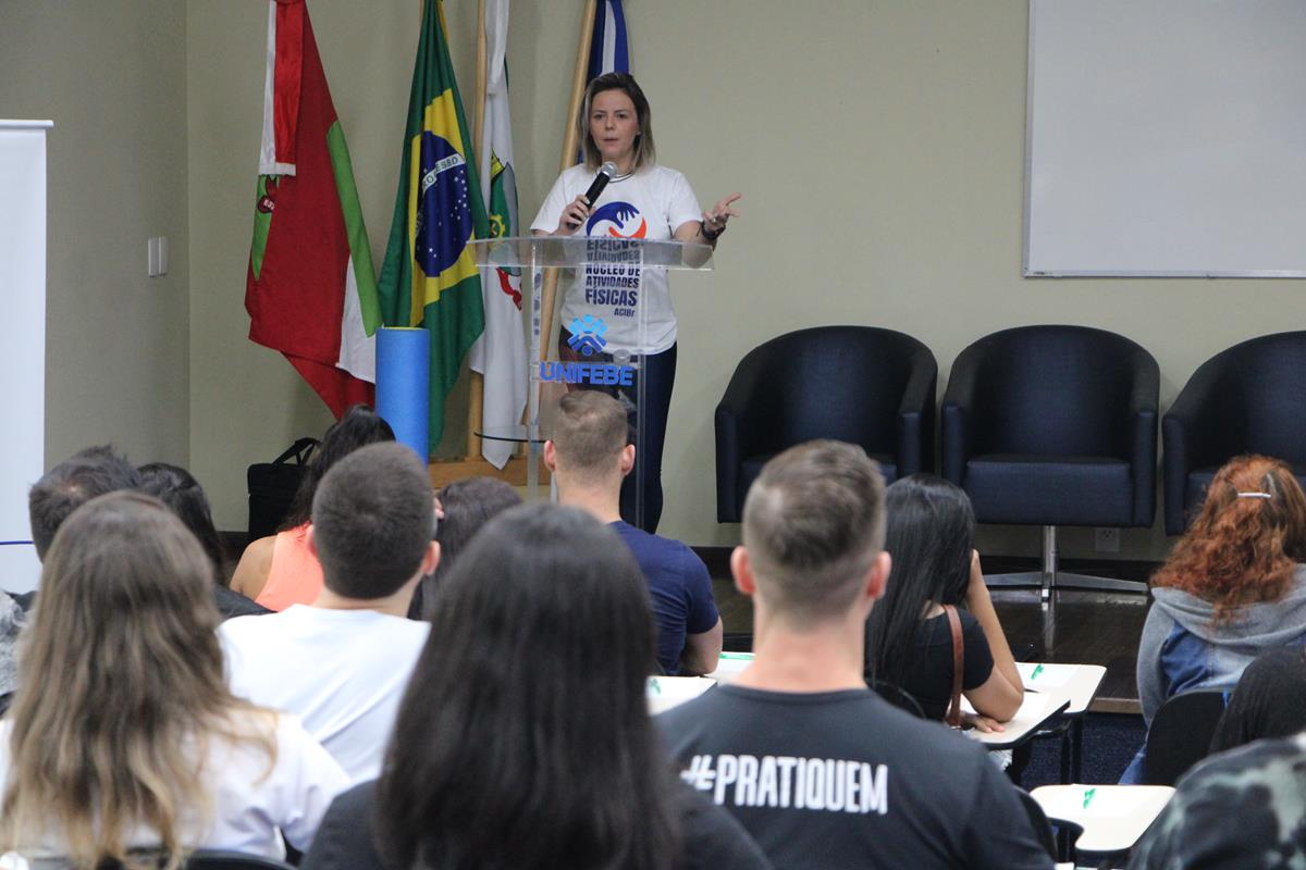 Workshop treina educadores físicos e fisioterapeutas para prevenir e reabilitar lesões
