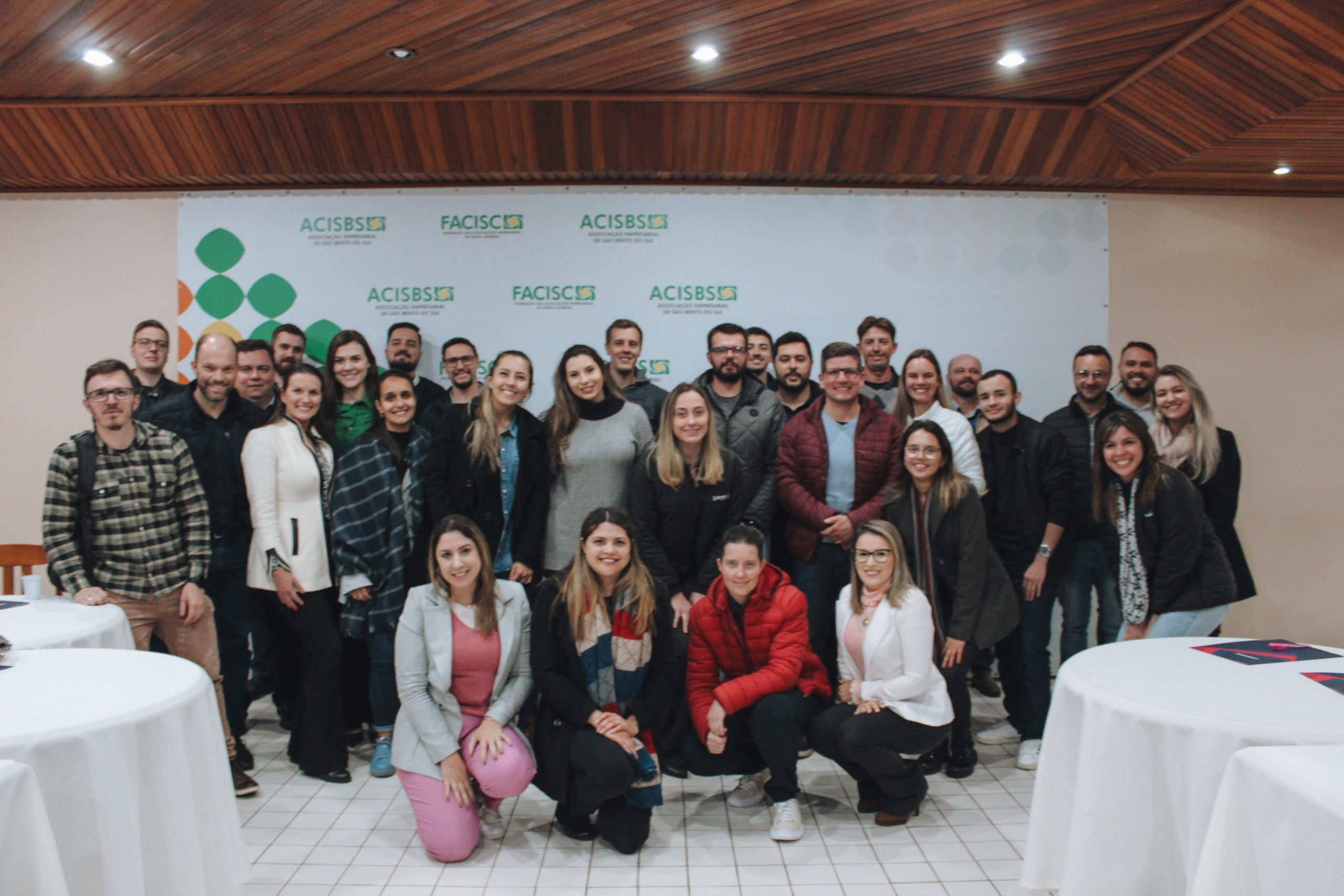 Núcleos de Jovens Empreendedores e Soluções Financeira da ACISBS se unem para Capacitação de Fluxo de Caixa e Capital de Giro