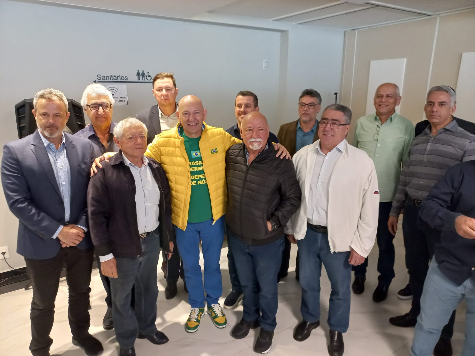 Mês de setembro na AEMFLO é marcado por série de conversas com candidatos à eleição