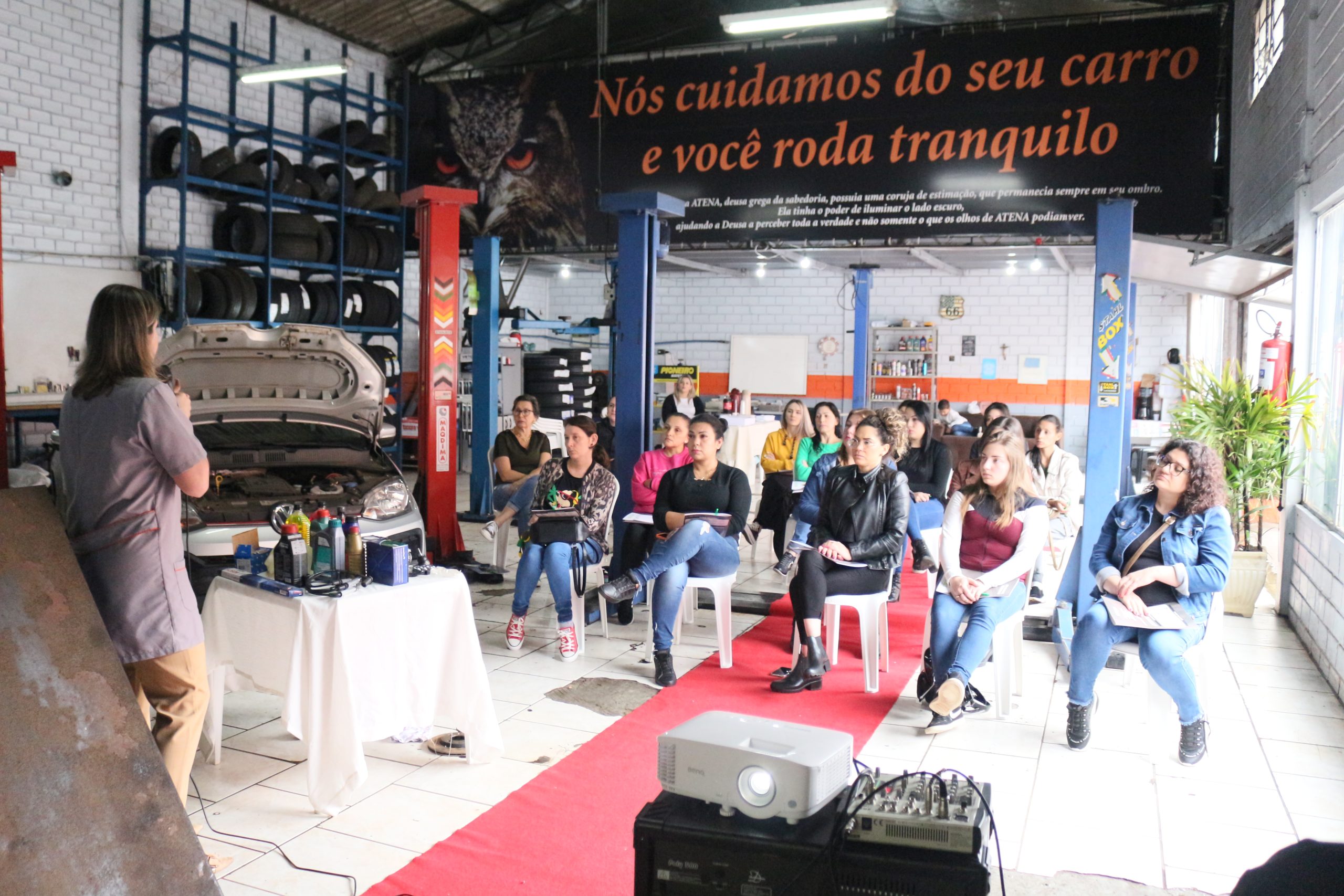 Núcleo da Acislo oferece curso de mecânica básica para mulheres