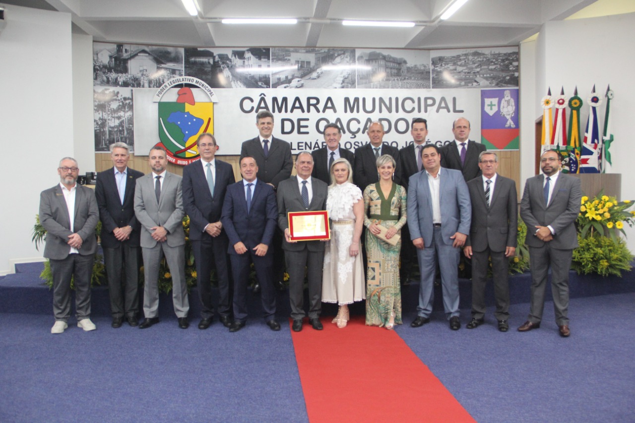 Presidente da Facisc prestigia homenagem a Gilberto Seleme em Caçador
