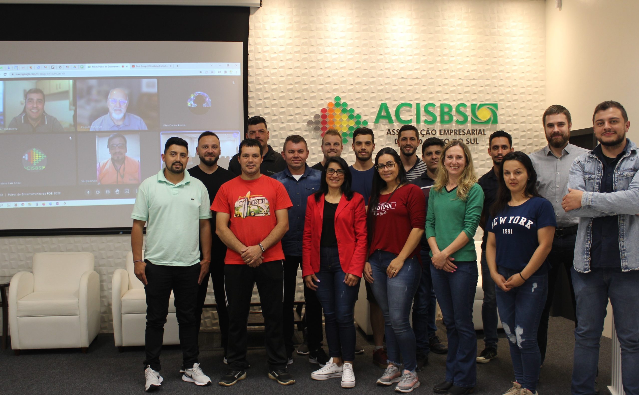 PDE de Gestão Industrial encerra com painel e entrega de certificado na ACISBS