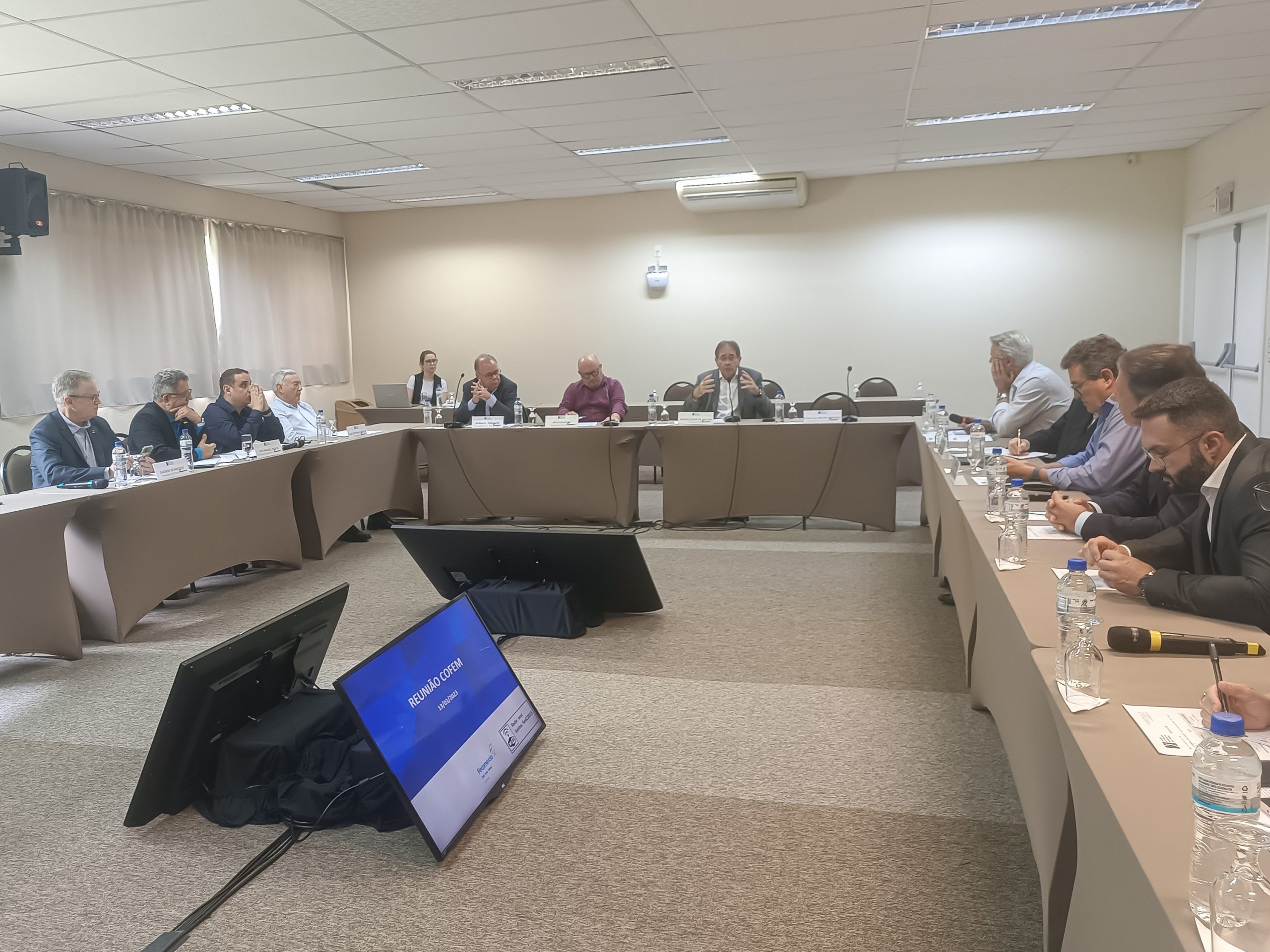 COFEM debate reforma tributária, voto de qualidade e coisa julgada