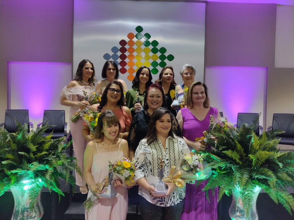 Cerca de 200 pessoas participaram de evento promovido pelo Núcleo da Mulher da ACIL em homenagem ao dia da mulher Cerca de 200 pessoas participaram de evento promovido pelo Núcleo da Mulher da ACIL em homenagem ao dia da mulher