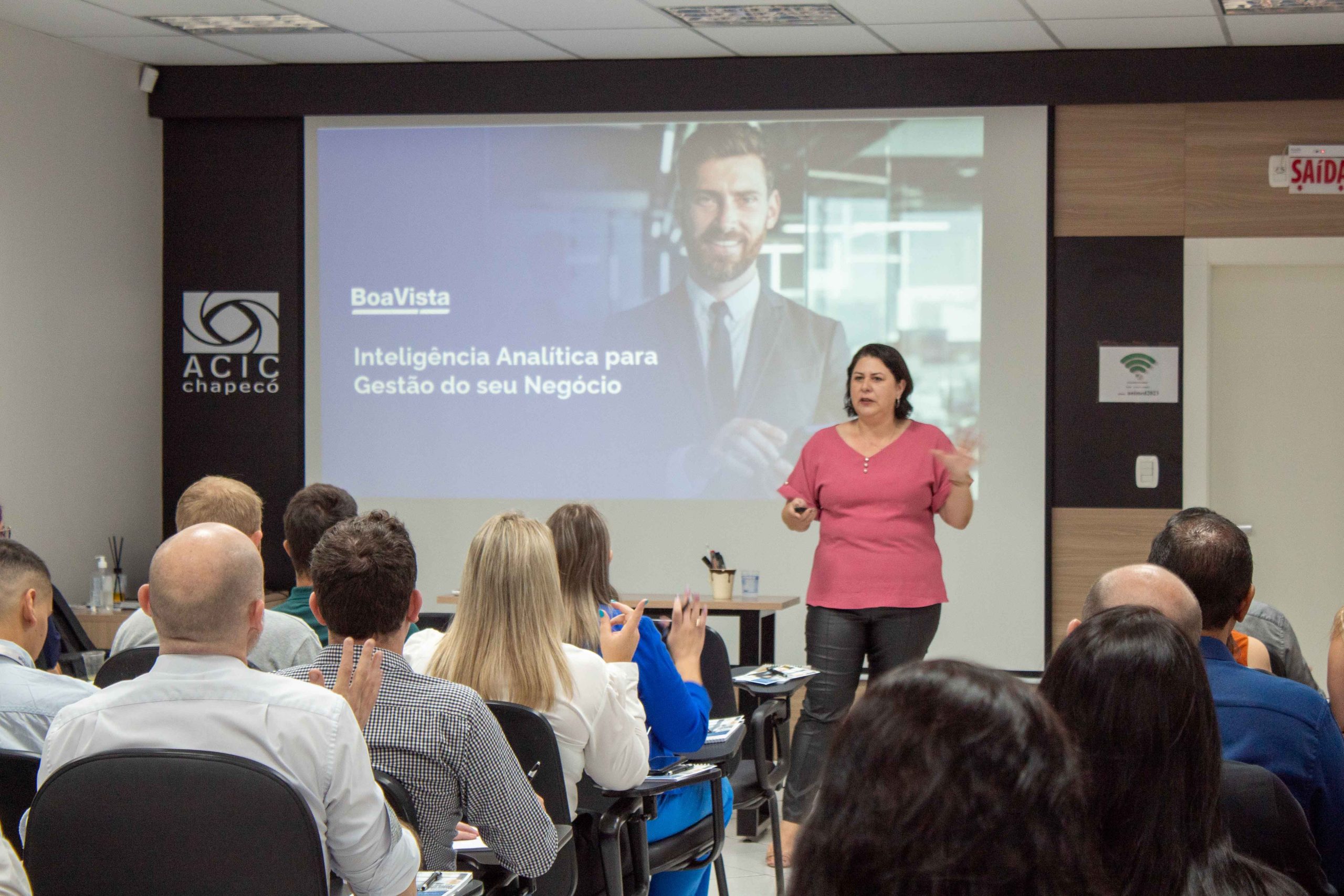 Palestra destaca a importância da inteligência analítica na gestão de negócios