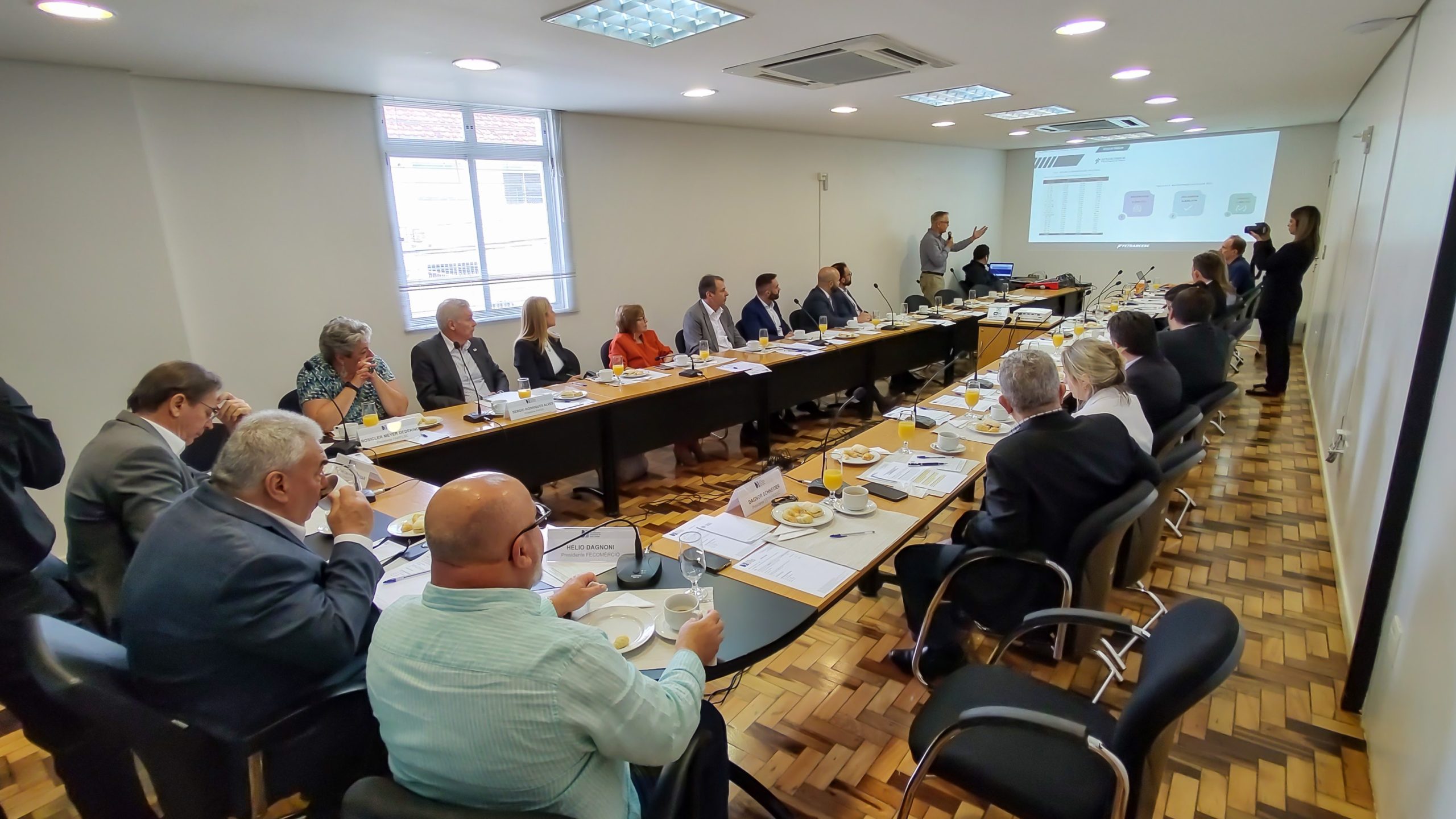COFEM avalia impacto do comércio eletrônico nos negócios formais COFEM avalia impacto do comércio eletrônico nos negócios formais