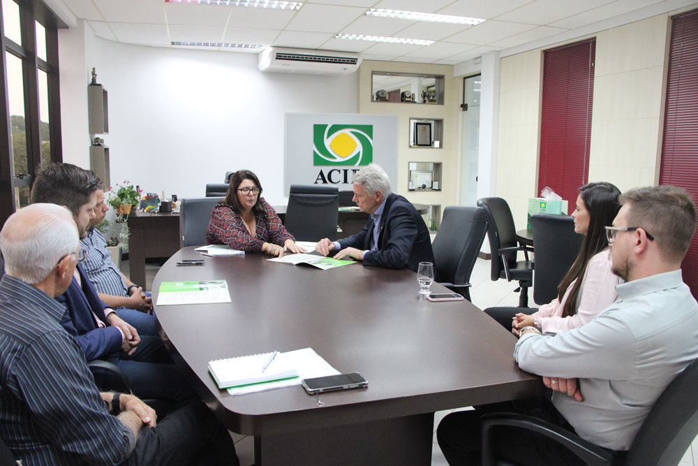 ACIBr recebe presidente da Facisc