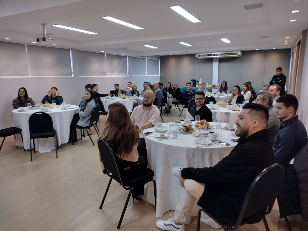 ACIL reúne associados de diversos setores em mais uma edição do Café & Negócios