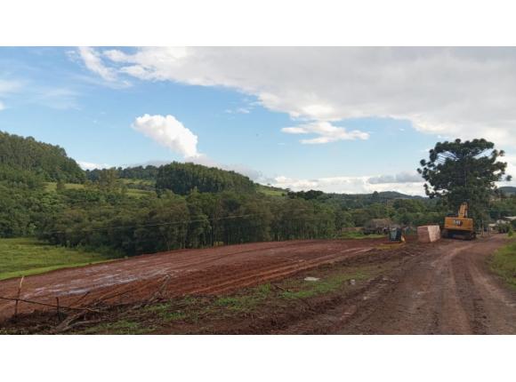 Defensora do pleito, Acislo comemora início das obras na SC-305