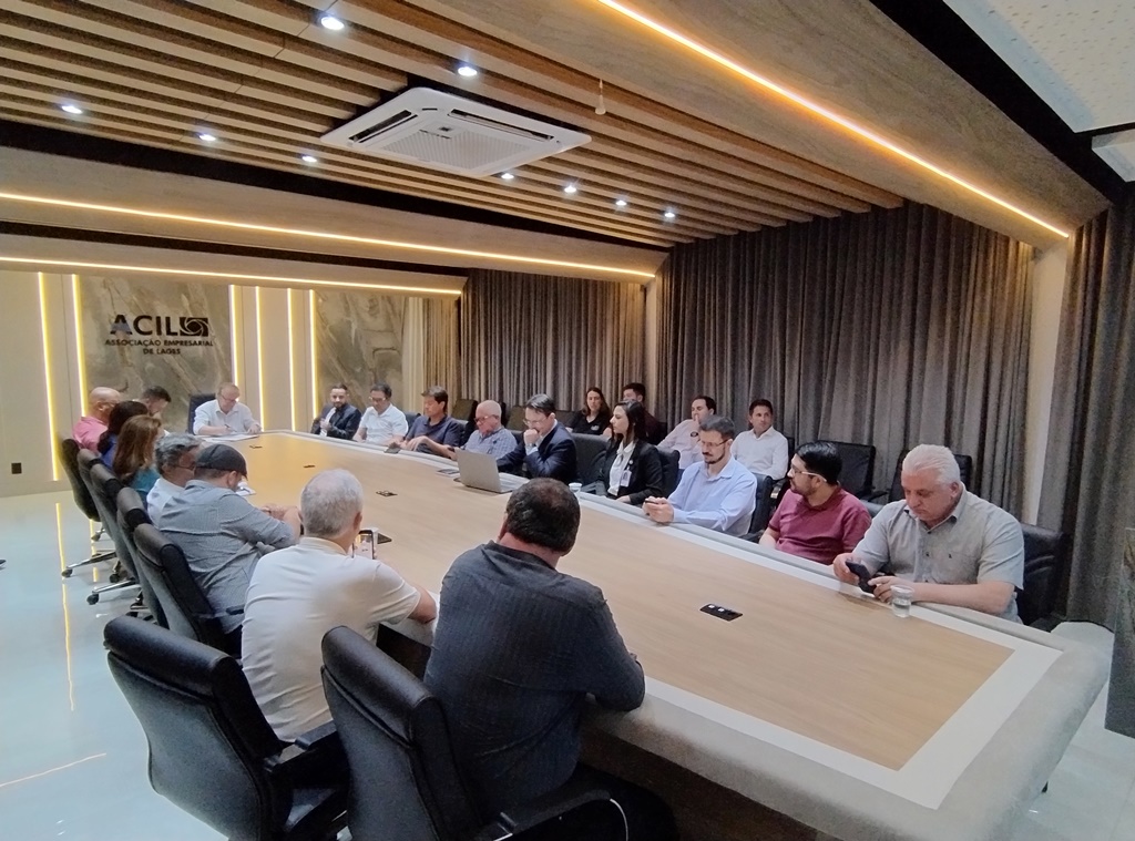 Empresários da ACIL debatem o cancelamento de voos da Azul