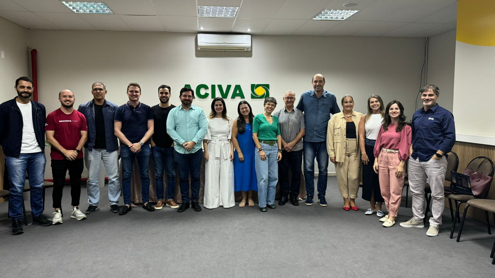 Nota: vice-presidente regional sul da Facisc visita Aciva Nota: vice-presidente regional sul da Facisc visita Aciva