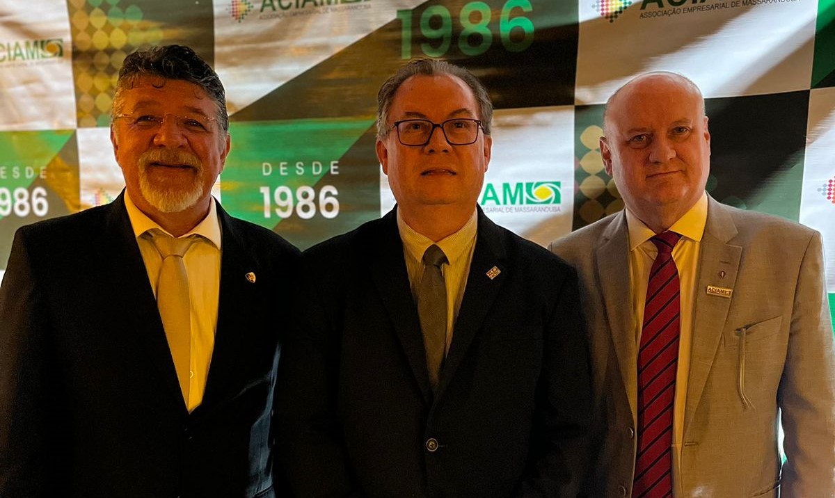 Presidente da Facisc prestigia posse da nova diretoria da Associação Empresarial de Massaranduba
