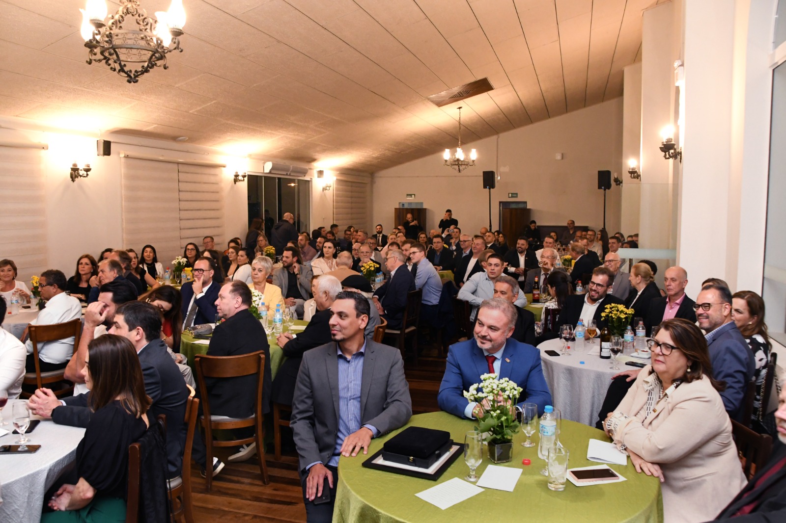 ACIDI celebra 35 anos com posse da nova diretoria