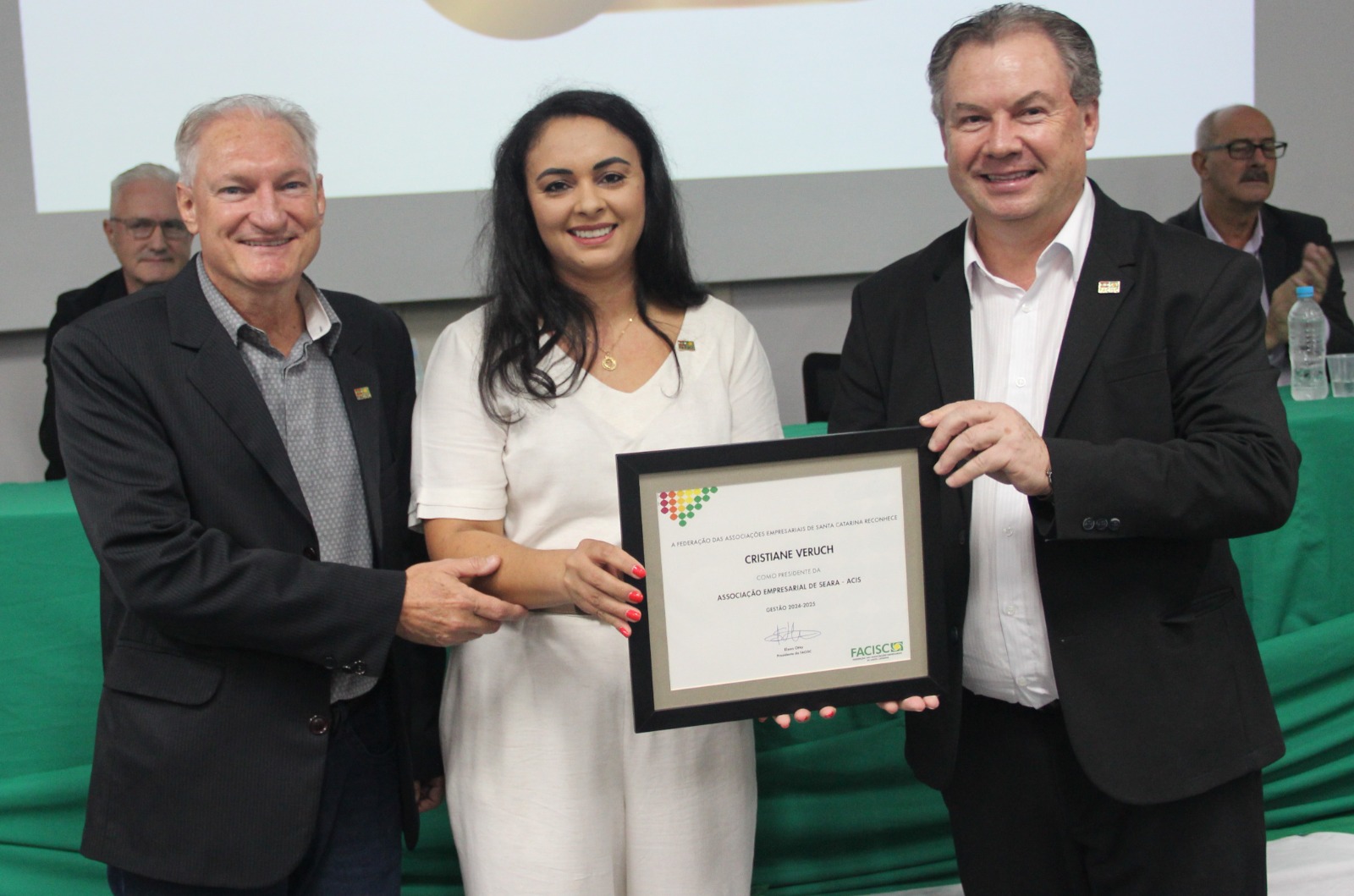Presidente, vice e diretor da FACISC prestigiam posse da nova diretoria da Associação Empresarial de Seara
